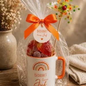 Bedankt lieve juf - Geschenkset met mok en snoepjes
